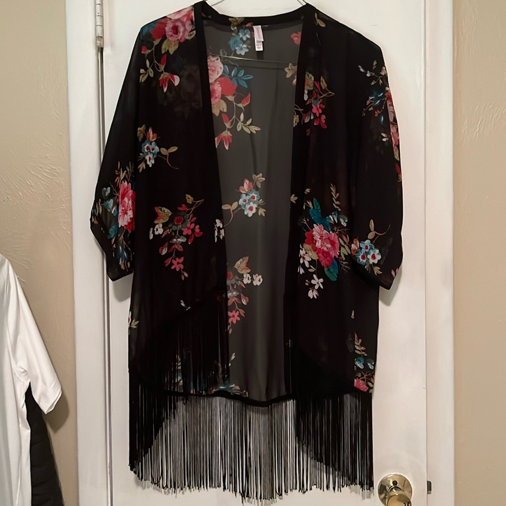 Xhilaration Black Floral Fringe Kimono